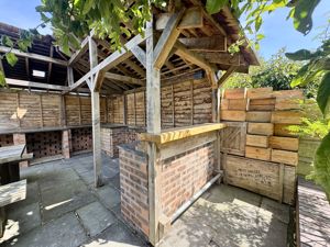 Garden Entertaining Space- click for photo gallery